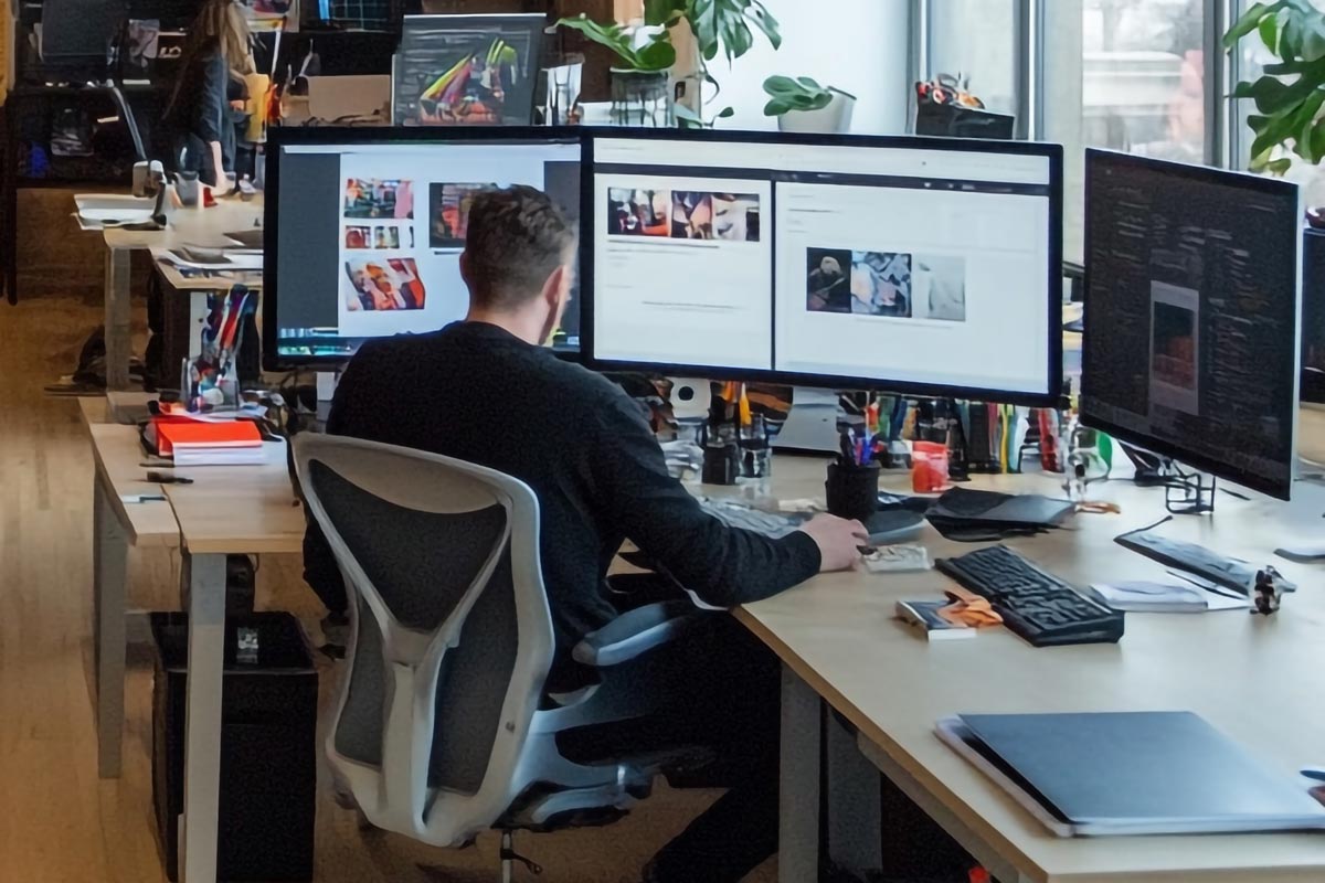 Maßgeschneiderte Gestaltung von Flyern, Broschüren und Geschäftspapieren